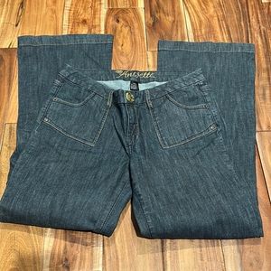 WOMANS ANISETTE JEANS SIZE 11 REG.
